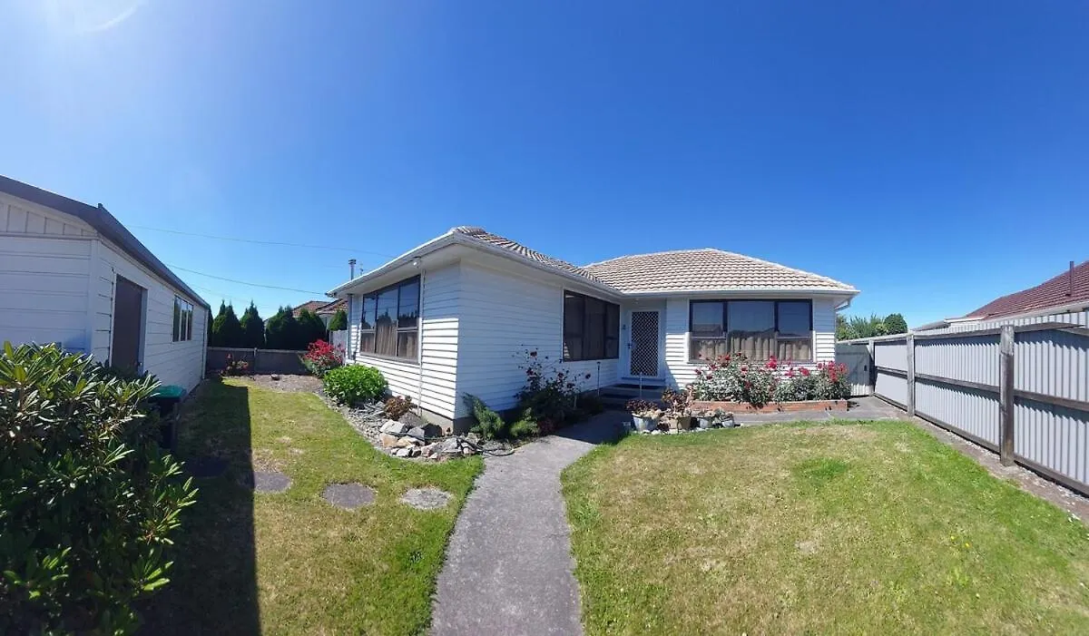 Checketts Bungalow In Halswell Christchurch